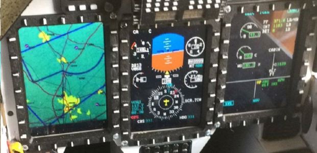 Ausschnitt eines Cockpits einer PC21 mit unseren Displays.